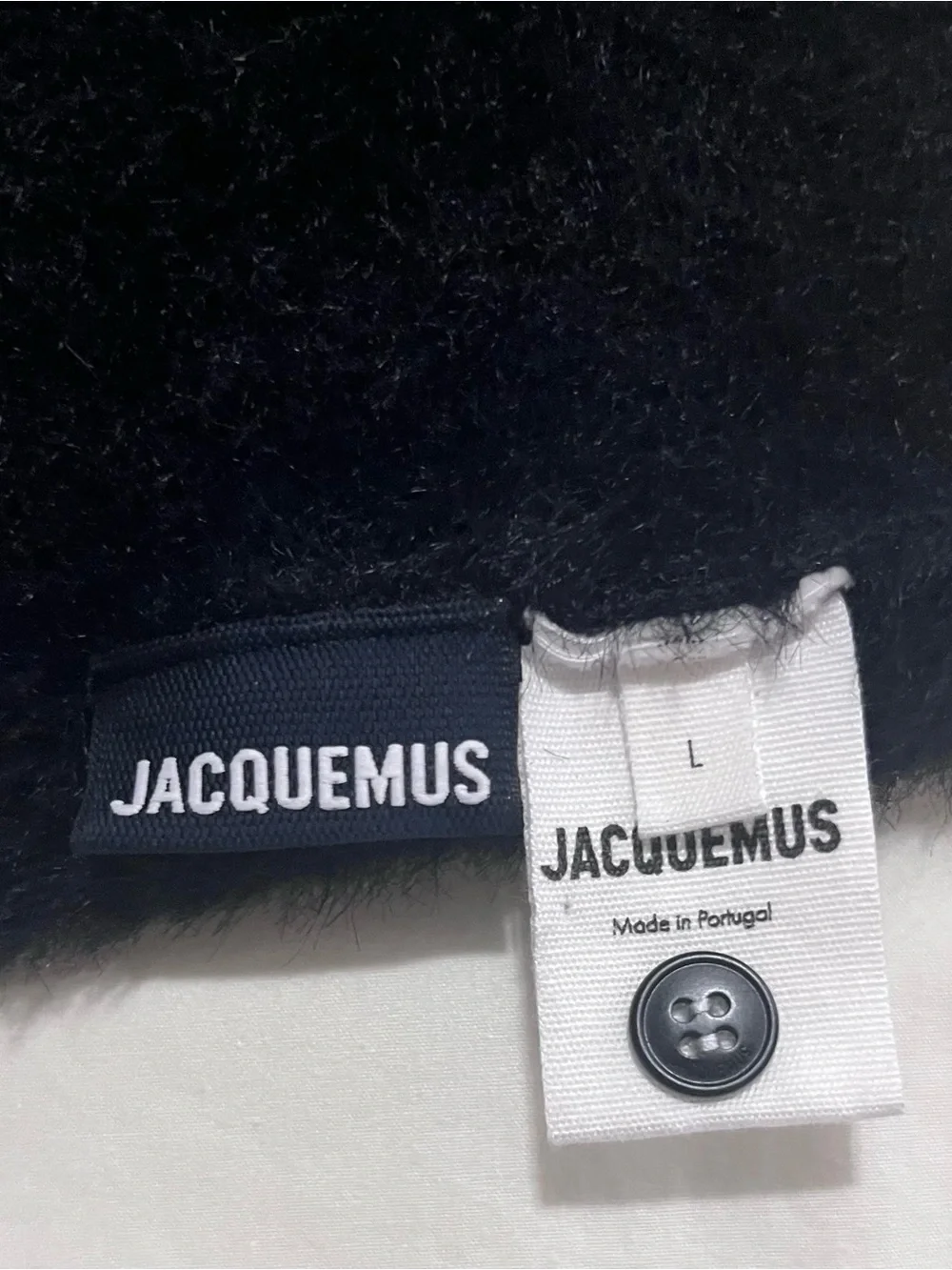 Jacquemus Black super soft layering scarf😘🧣 ❤️ with button detailing